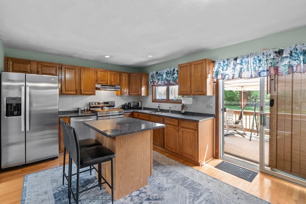 394 Lees River Ave, Somerset MA 02725 photo 9