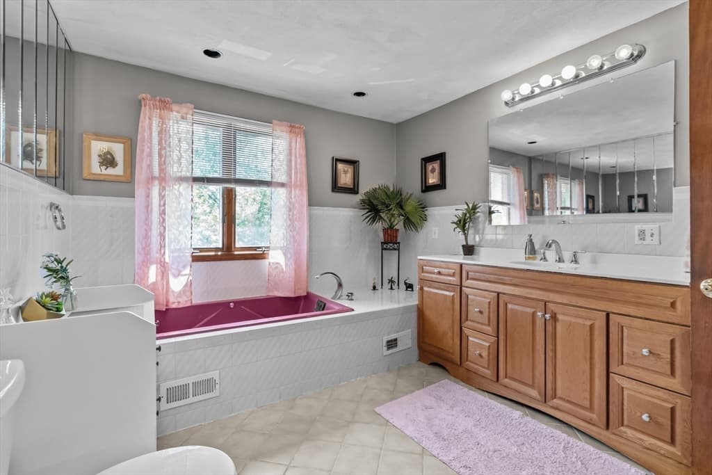 394 Lees River Ave, Somerset MA 02725 photo 25