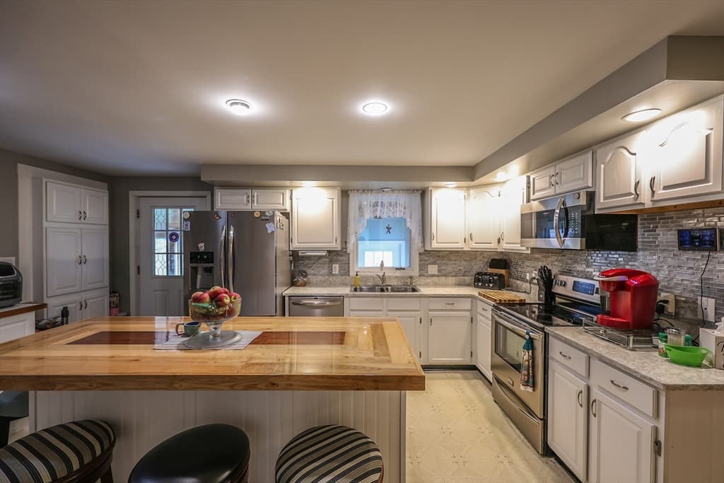 Single Family Residence at 167 South Shelburne Rd., Greenfield MA 01301, Greenfield, photo 12 of 42