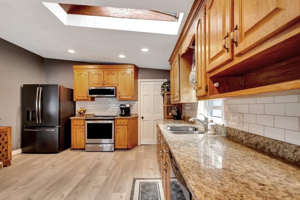 Single Family Residence at 173 Forest St, Methuen MA 01844, Methuen, photo 12 of 35