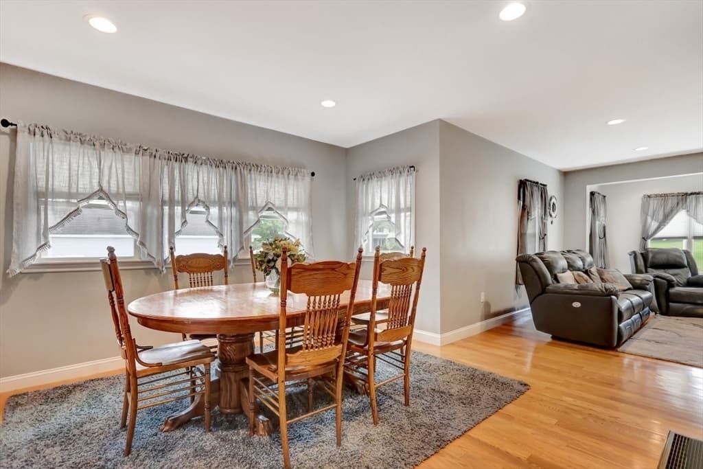 Single Family Residence at 173 Forest St, Methuen MA 01844, Methuen, photo 9 of 35