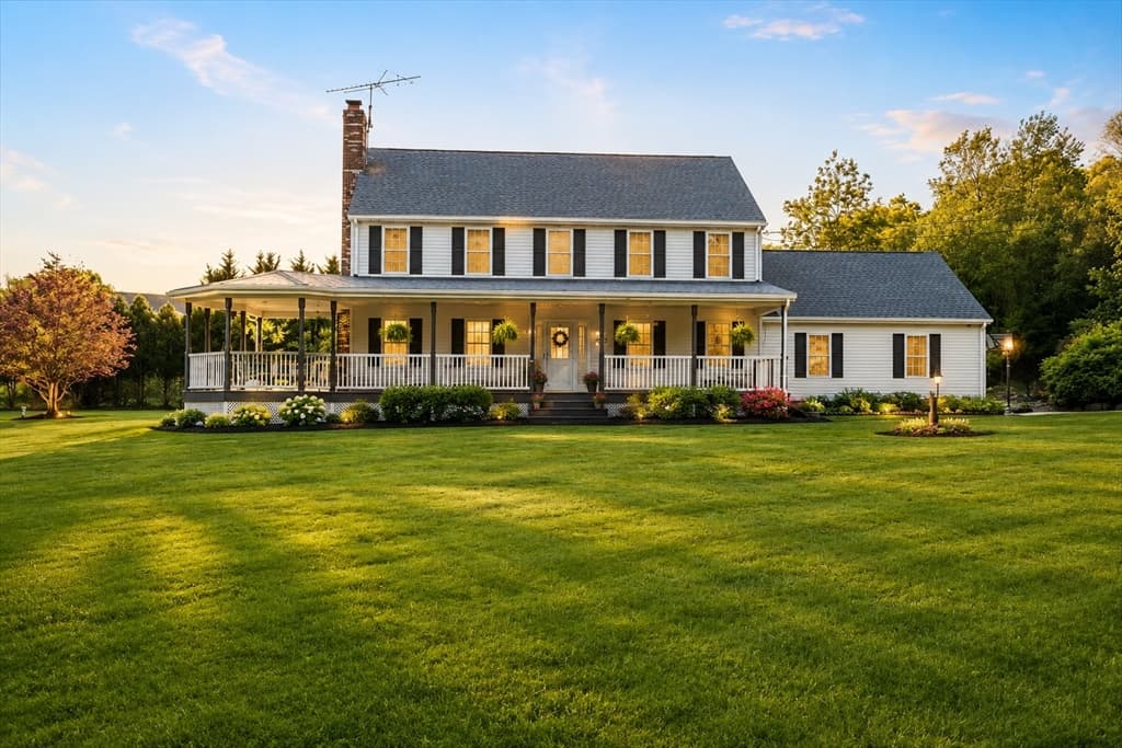 Single Family Residence at 1805 Oak Grove Dr, Dighton MA 02764, Dighton