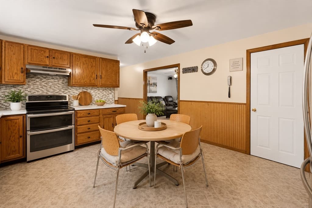 Single Family Residence at 1805 Oak Grove Dr, Dighton MA 02764, Dighton, photo 8 of 40