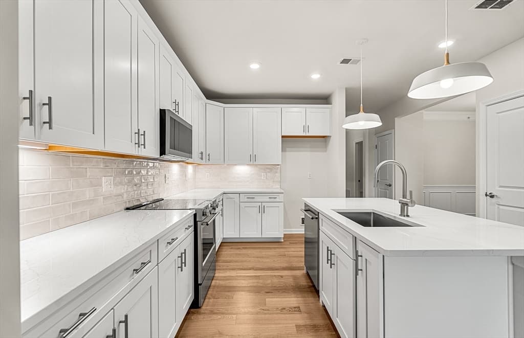 Condominium at 5 Peters Farm Way # 408, Westborough MA 01581, photo 6 of 40