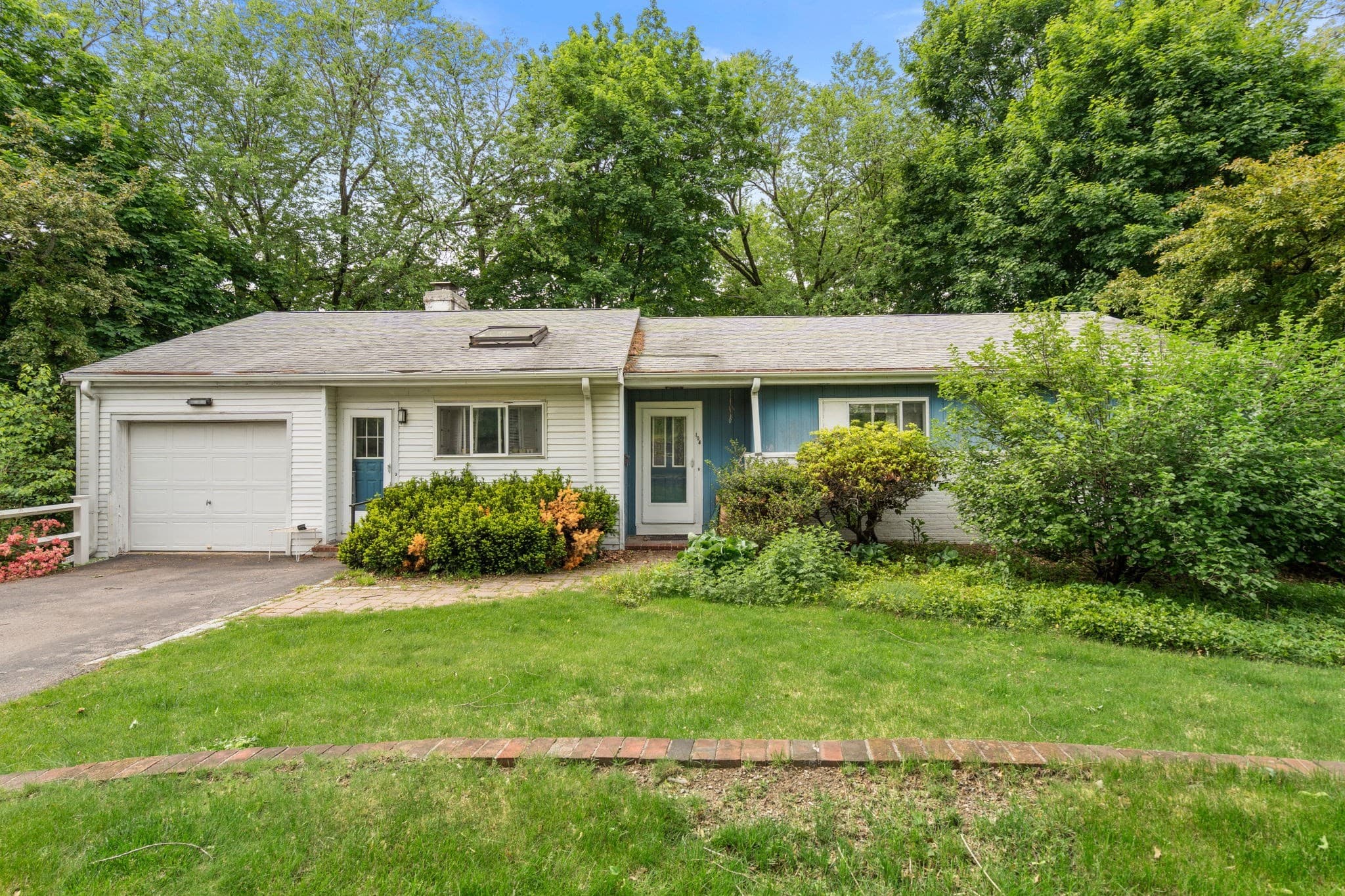 Residential at 104 Oldham Rd, Newton MA 02465, Newton, photo 2 of 10