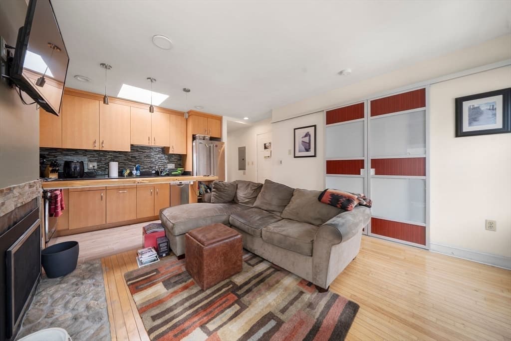 Condominium at 239 Dorchester St # 3, Boston MA 02127, Boston, photo 3 of 22