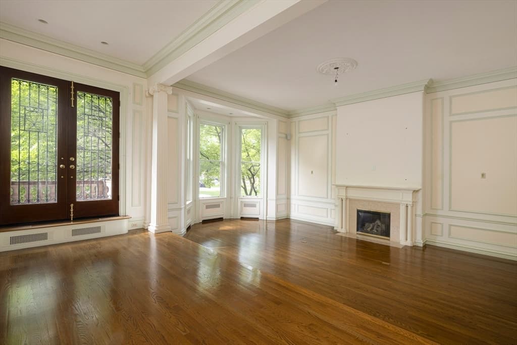 129 Commonwealth Avenue, Boston MA 02116 photo 3