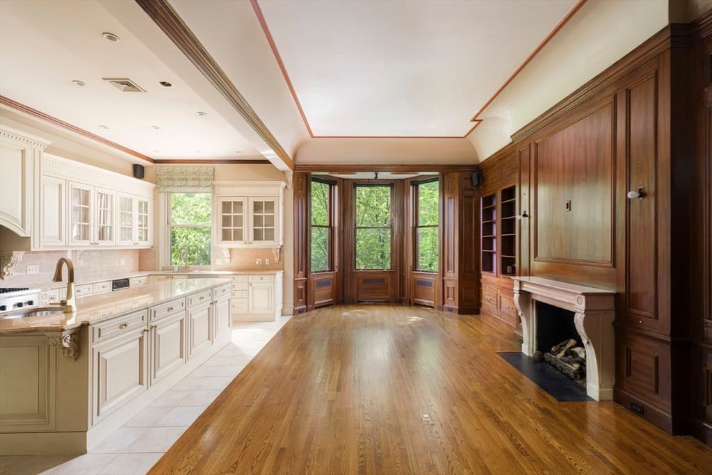 129 Commonwealth Avenue, Boston MA 02116 photo 5