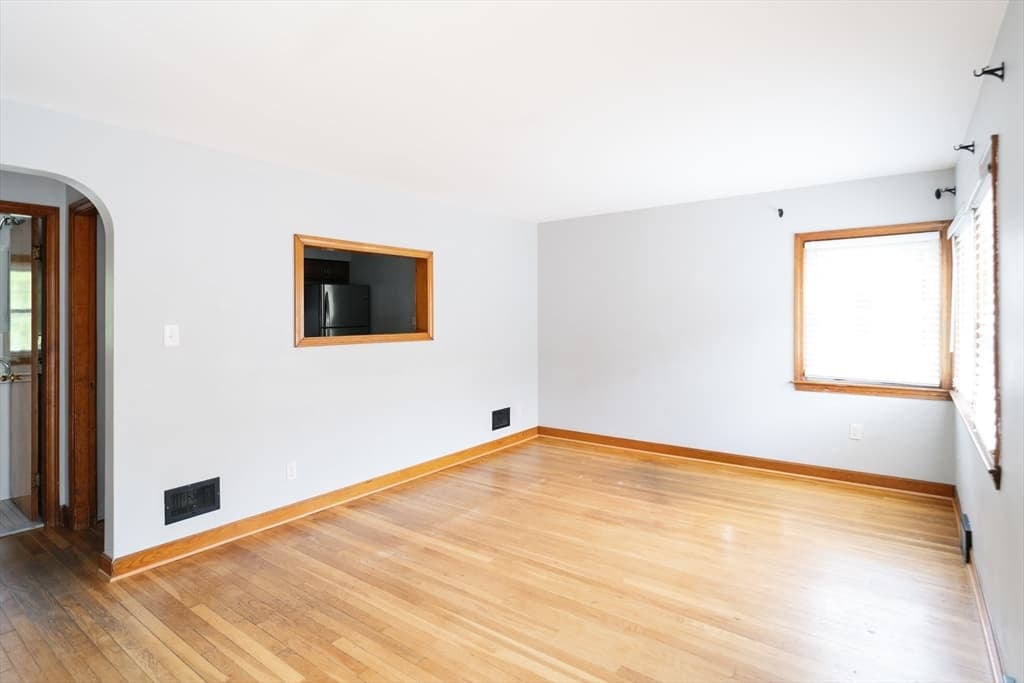 Single Family Residence at 367 Lynnfield St, Peabody MA 01960, Peabody, photo 5 of 11