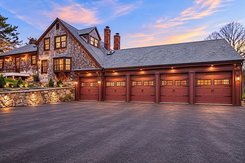 215 Sohier St, Cohasset MA 02025