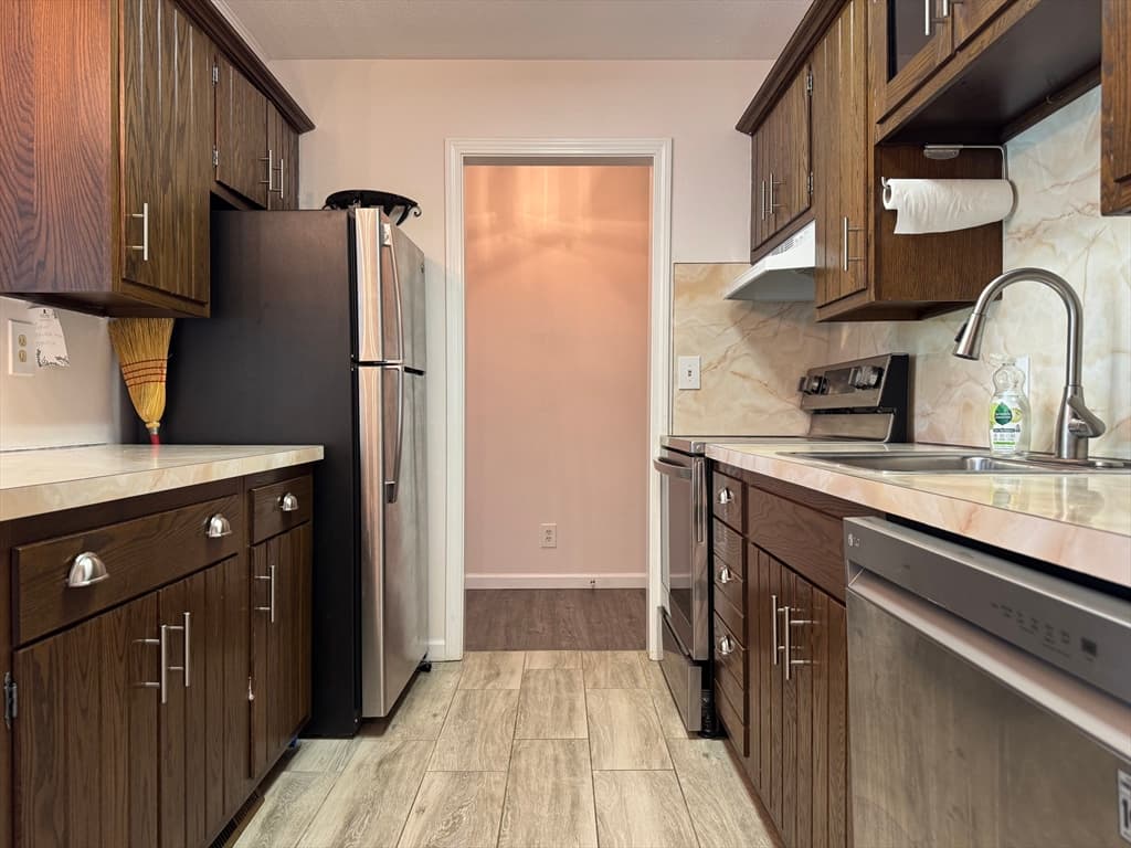 Condominium at 324 Russell Road # 109, Westfield MA 01085, Westfield, photo 4 of 18