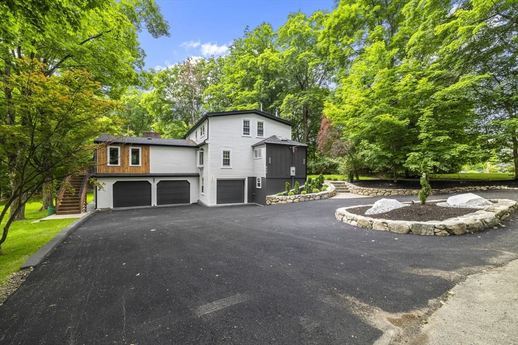 Single Family Residence at 616 Grove St, Framingham MA 01701, Framingham, photo 2 of 41