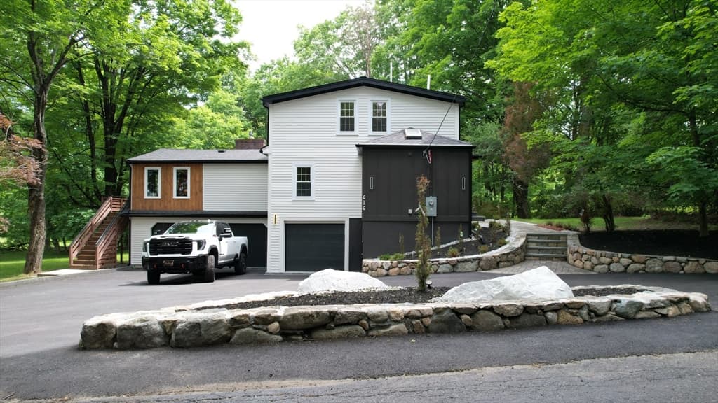 Single Family Residence at 616 Grove St, Framingham MA 01701, Framingham, photo 3 of 41