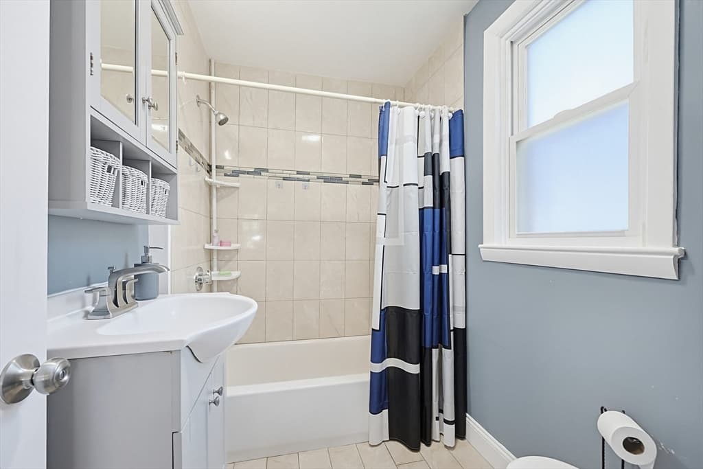 Single Family Residence at 27 Banfield Ave, Boston MA 02126, photo 5 of 17