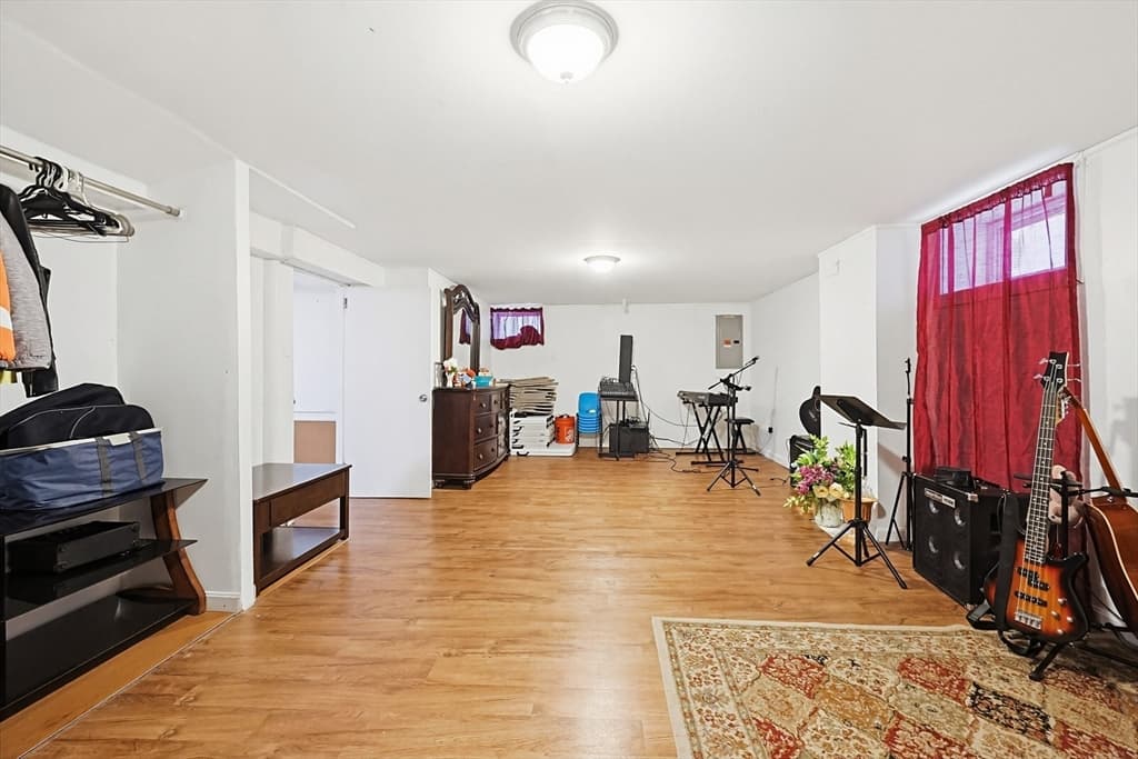Single Family Residence at 27 Banfield Ave, Boston MA 02126, photo 9 of 17