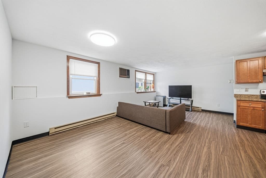 Condominium at 33A Jackson St. # 103, Lynn MA 01902, photo 4 of 14