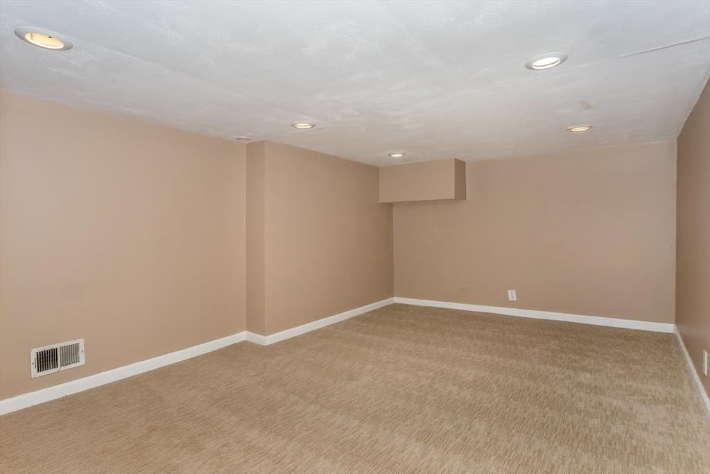 22 Middlesex Rd, Sharon MA 02067 photo 18