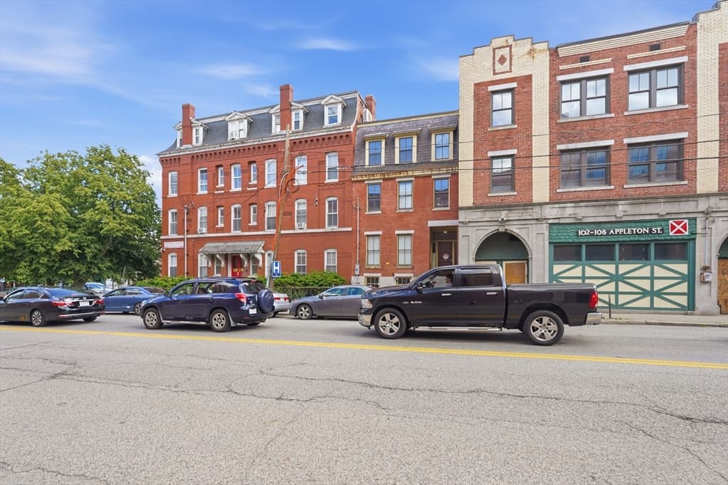 100 Appleton St, Lowell MA 01852 photo 2
