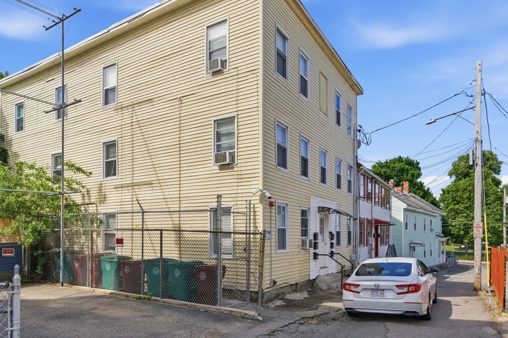 8 Cherry St, Lowell MA 01852