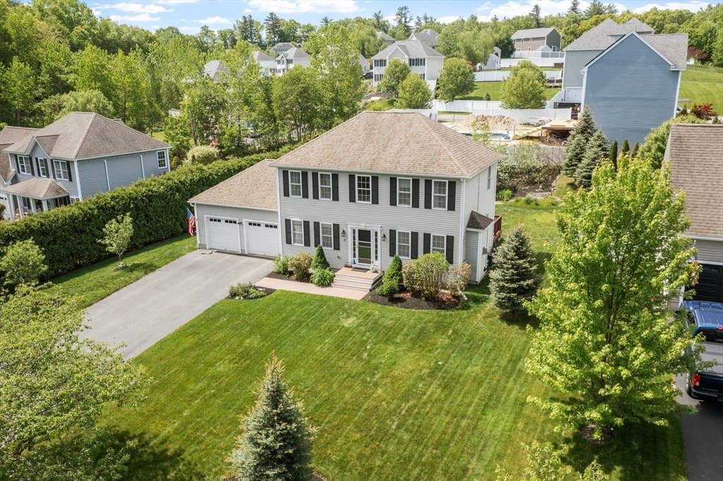 13 Ballard Ct, Leominster MA 01453