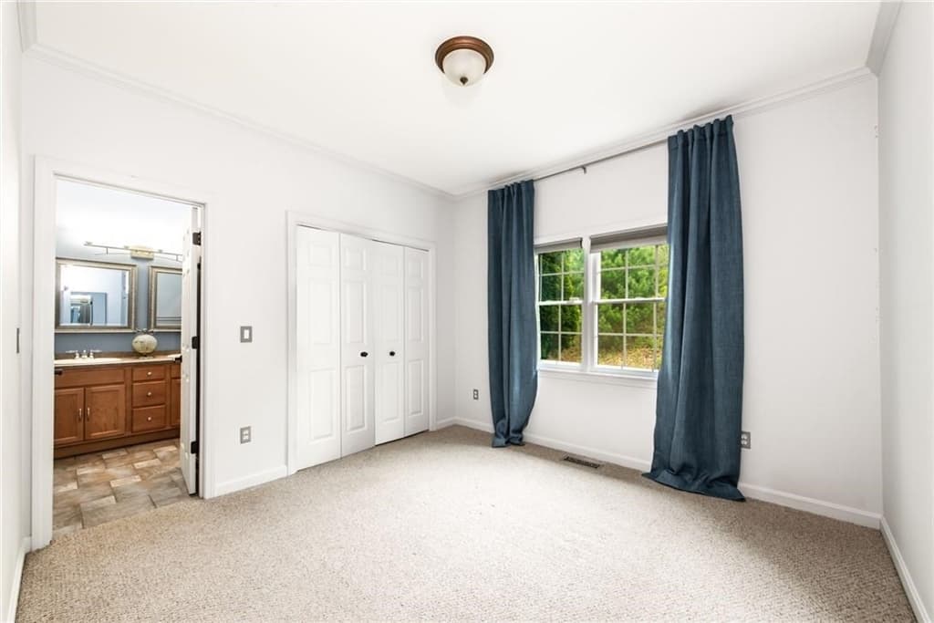 Single Family Residence at 4 Hart Pond Drive, North Smithfield RI 02896, North Smithfield, photo 16 of 36