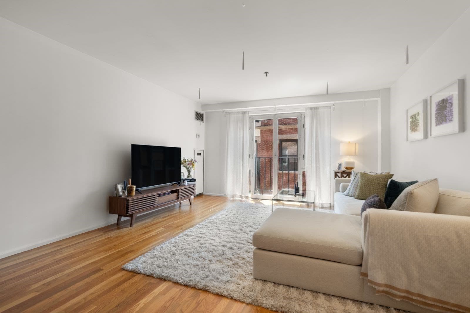 Condominium at 350 North Street # 403, Boston MA 02109, photo 2 of 31