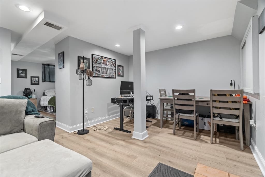 Condominium at 314 W 4th # 1, Boston MA 02127, Boston, photo 3 of 12