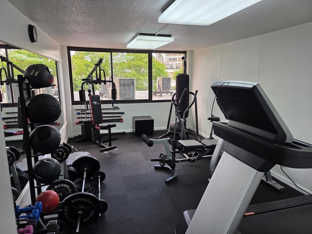 70 Southbridge St # 811, Worcester MA 01608 photo 12