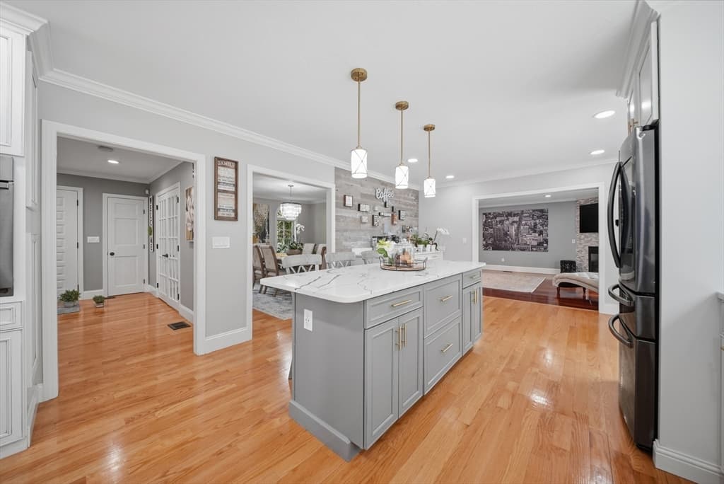 Single Family Residence at 18 Stone Post Rd, Salem NH 03079, Salem, photo 10 of 42