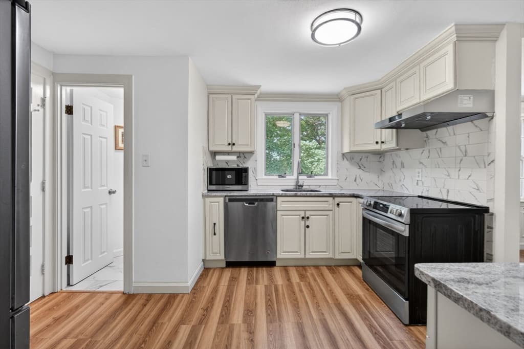 Single Family Residence at 64 Redlands Rd, Boston MA 02132, Boston, photo 11 of 34