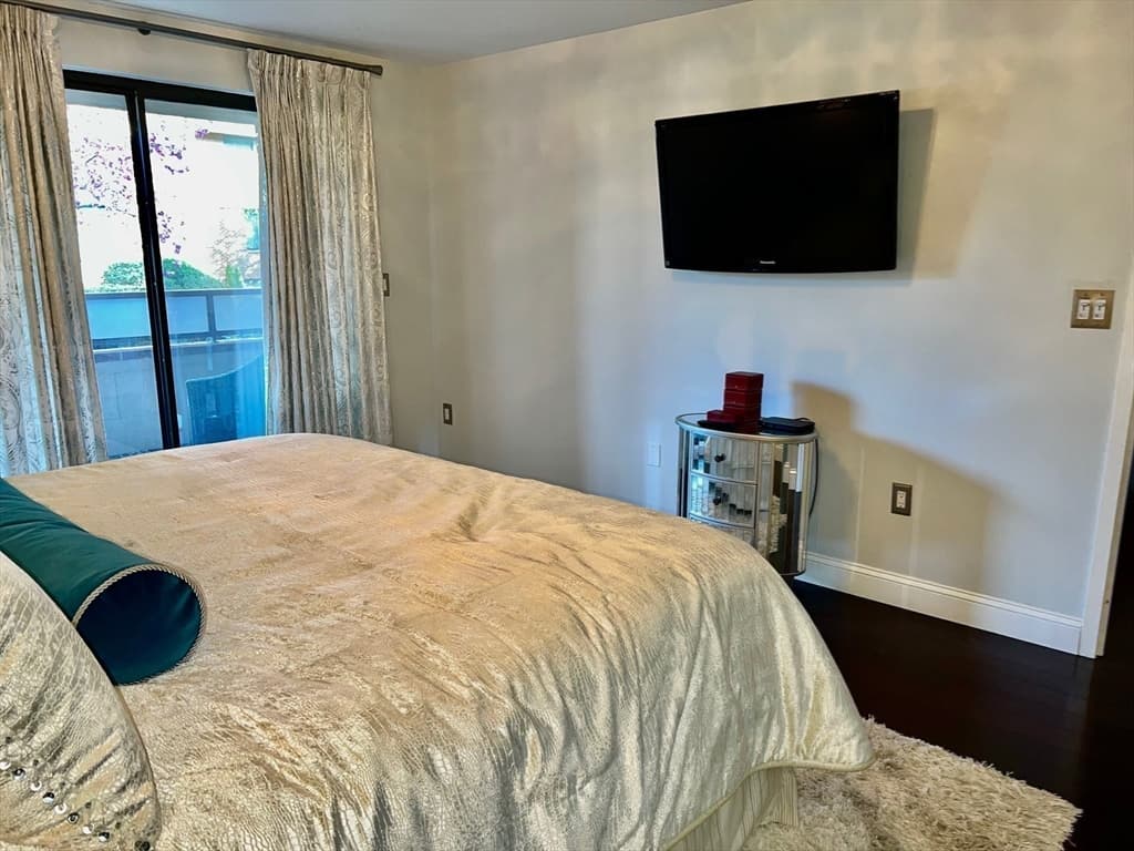 Condominium at 404 Paradise Road # 1D, Swampscott MA 01907, Swampscott, photo 26 of 36