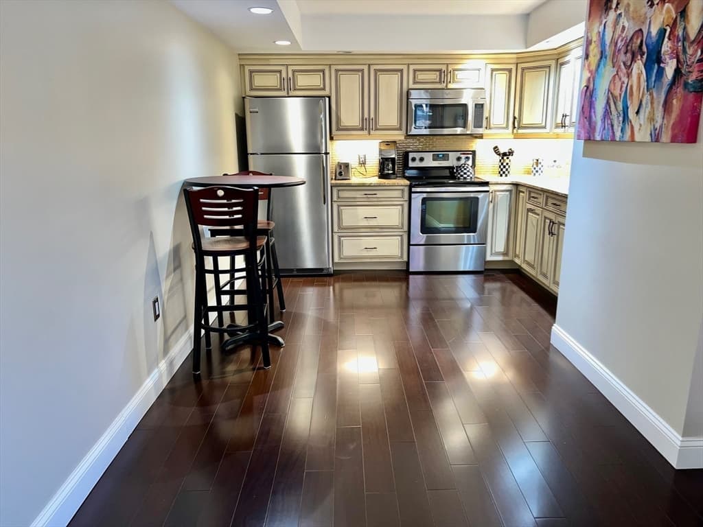 Condominium at 404 Paradise Road # 1D, Swampscott MA 01907, Swampscott, photo 24 of 36