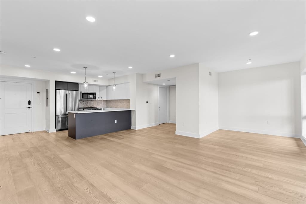 Condominium at 85 Willow Ct # 302, Boston MA 02125, Boston, photo 2 of 31