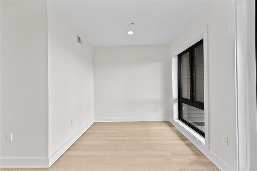 Condominium at 85 Willow Ct # 302, Boston MA 02125, Boston, photo 12 of 31