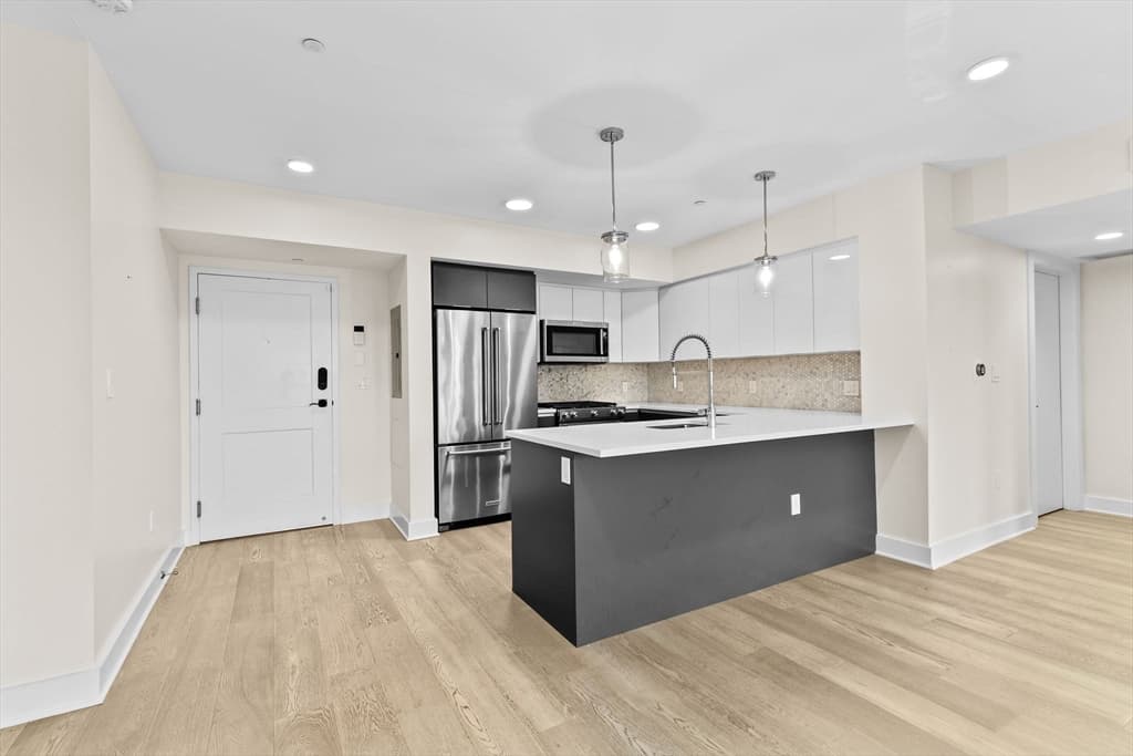 Condominium at 85 Willow Ct # 302, Boston MA 02125, Boston, photo 3 of 31