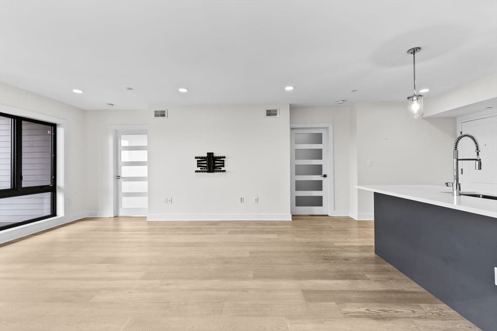 Condominium at 85 Willow Ct # 302, Boston MA 02125, Boston, photo 9 of 31