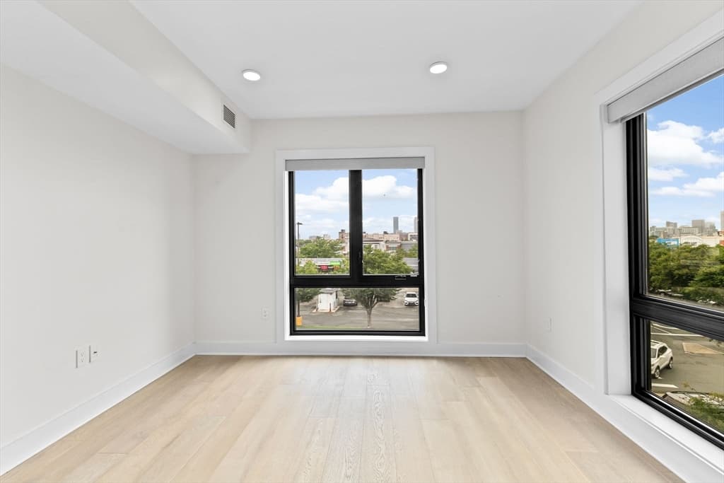 Condominium at 85 Willow Ct # 302, Boston MA 02125, Boston, photo 19 of 31