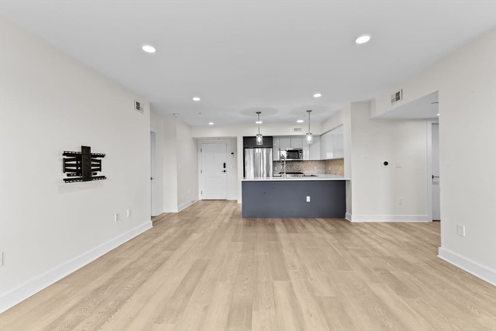 Condominium at 85 Willow Ct # 302, Boston MA 02125, Boston, photo 8 of 31
