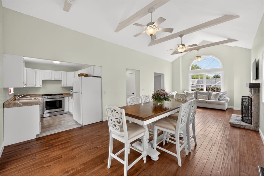 Single Family Residence at 27 Bellavista Dr, Bourne MA 02559, photo 6 of 40