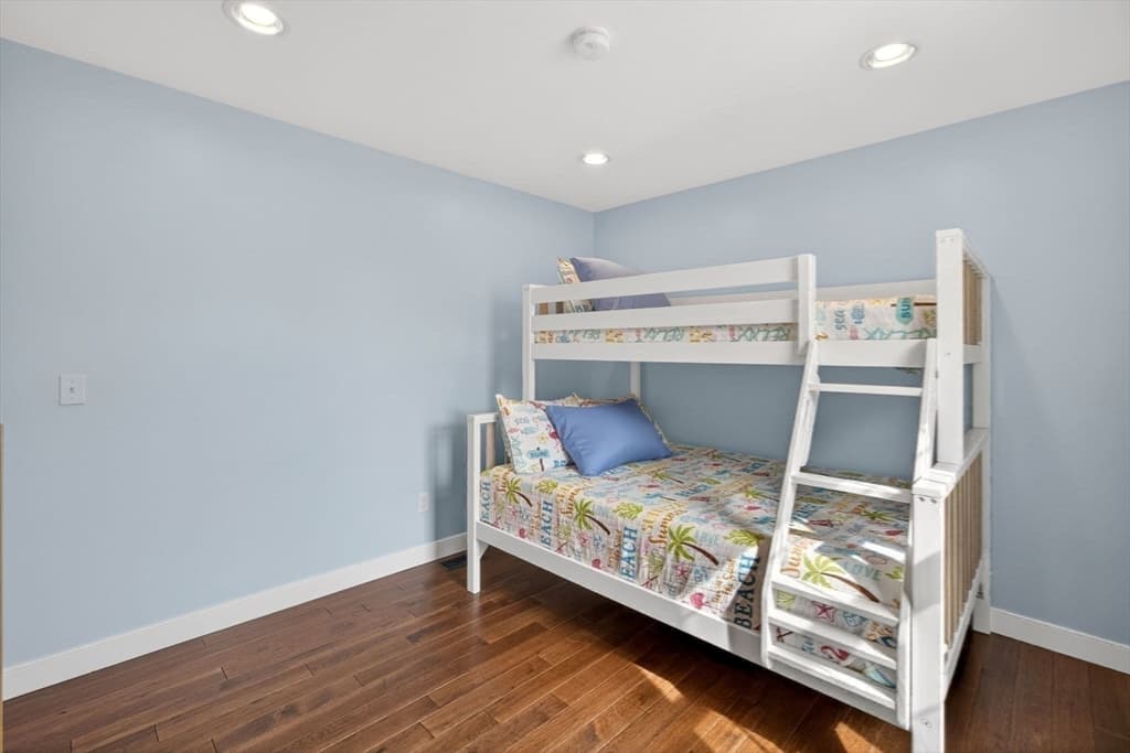 Single Family Residence at 27 Bellavista Dr, Bourne MA 02559, photo 22 of 40