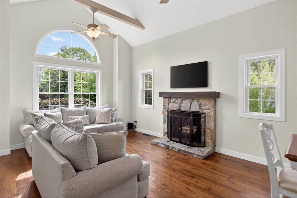 Single Family Residence at 27 Bellavista Dr, Bourne MA 02559, photo 9 of 40