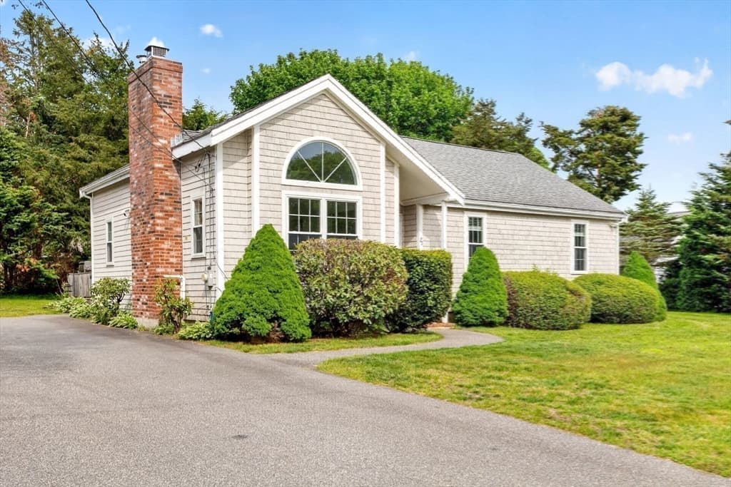 Single Family Residence at 27 Bellavista Dr, Bourne MA 02559, photo 38 of 40