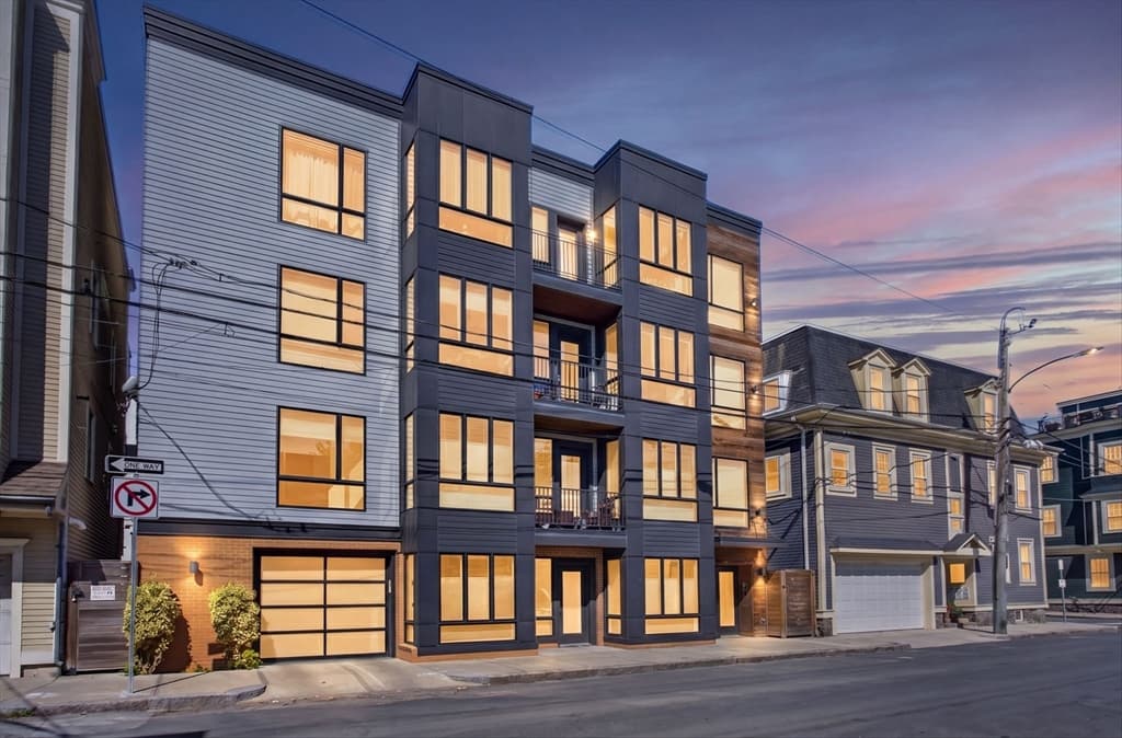 Condominium at 148 W 9th St # 3, Boston MA 02127, photo 12 of 12
