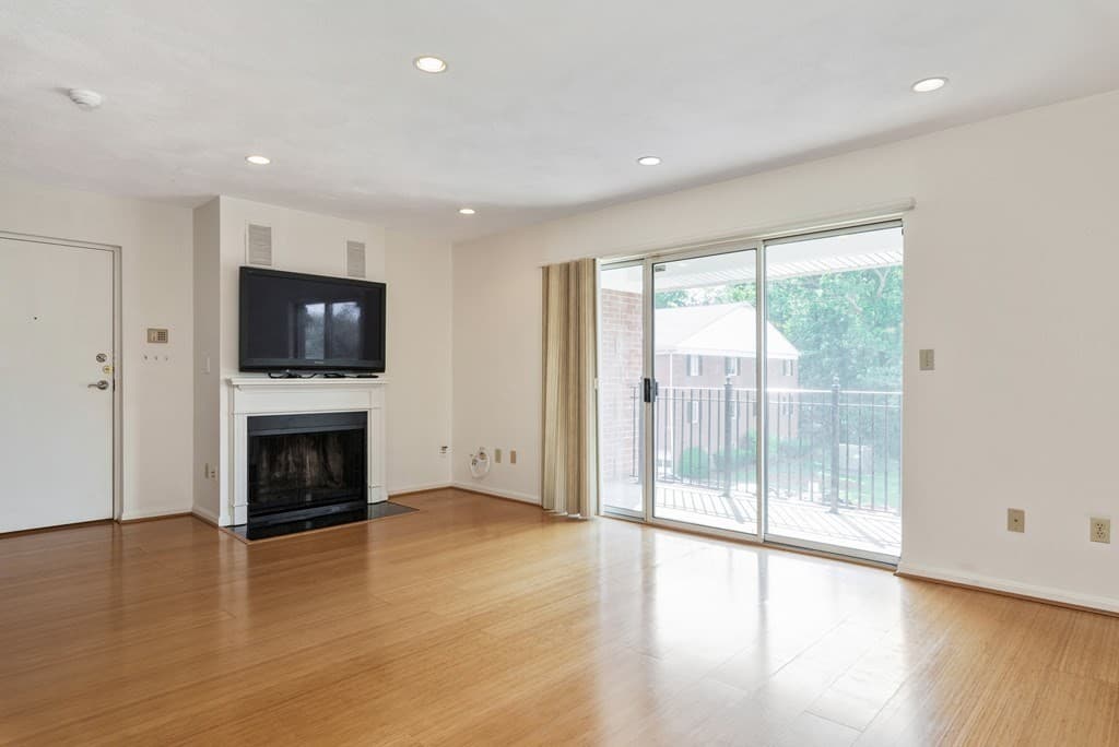 Condominium at 5 April Ln # 31, Lexington MA 02421, Lexington, photo 3 of 11