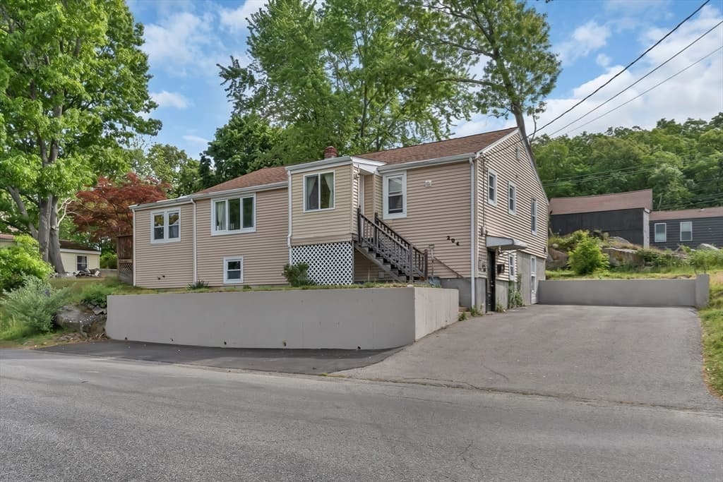 204 Talcott St, Woonsocket RI 02895 photo 40