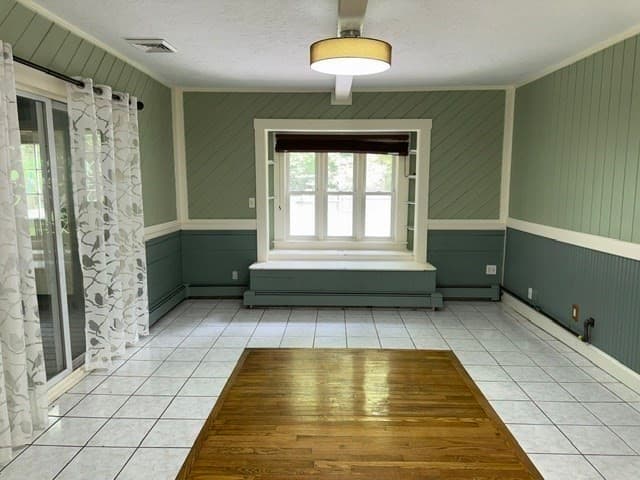 Single Family Residence at 29 Shady Ave, Westminster MA 01473, photo 9 of 42