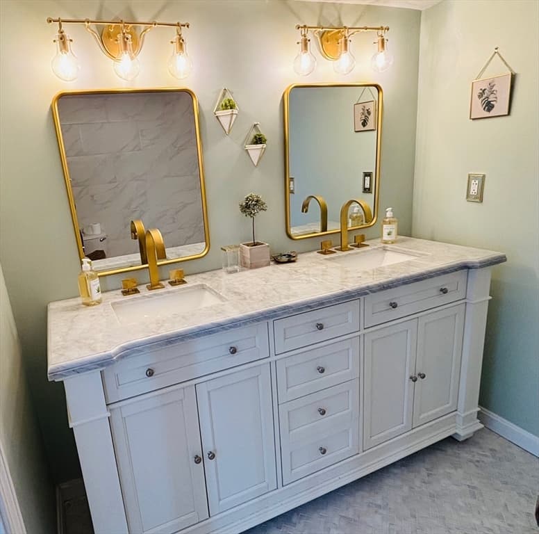 Single Family Residence at 19 Brinsley St, Quincy MA 02169, Quincy, photo 13 of 23