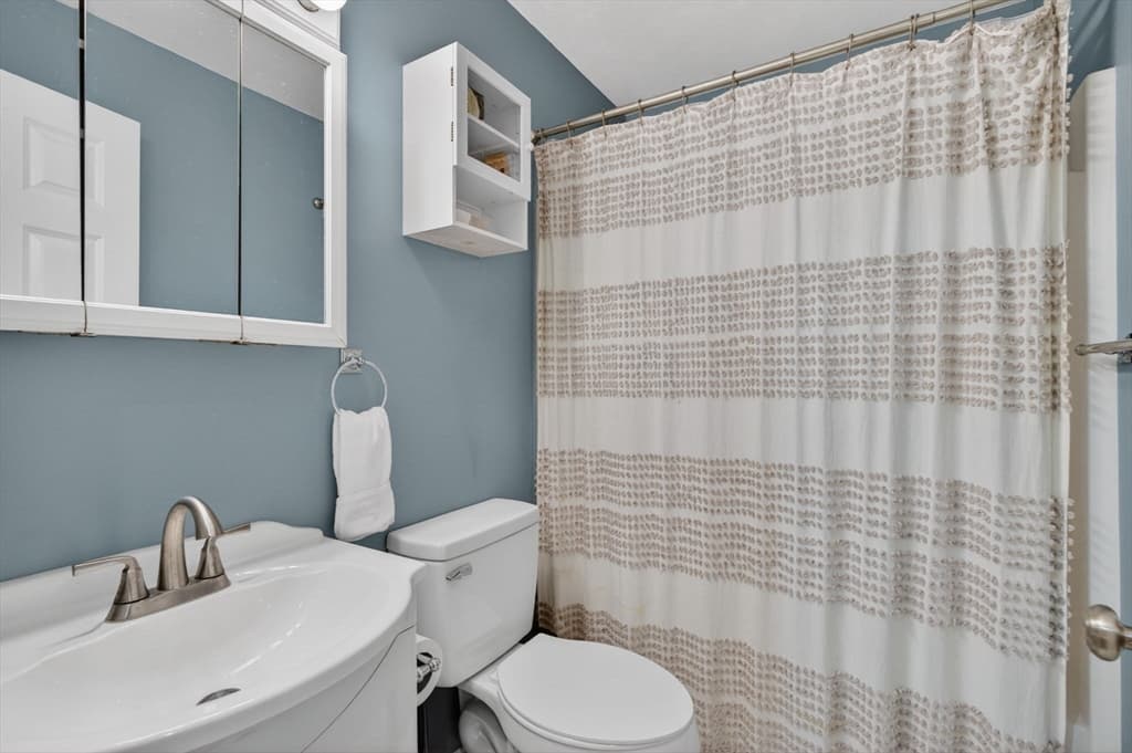 16A Burghardt St, Worcester MA 01604 photo 27