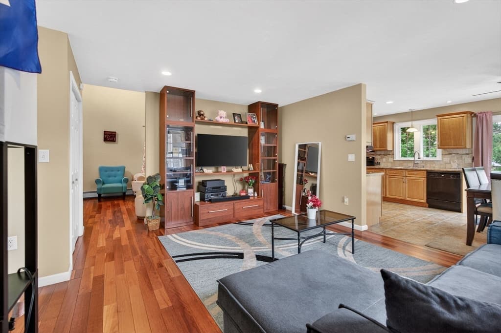 16A Burghardt St, Worcester MA 01604 photo 16