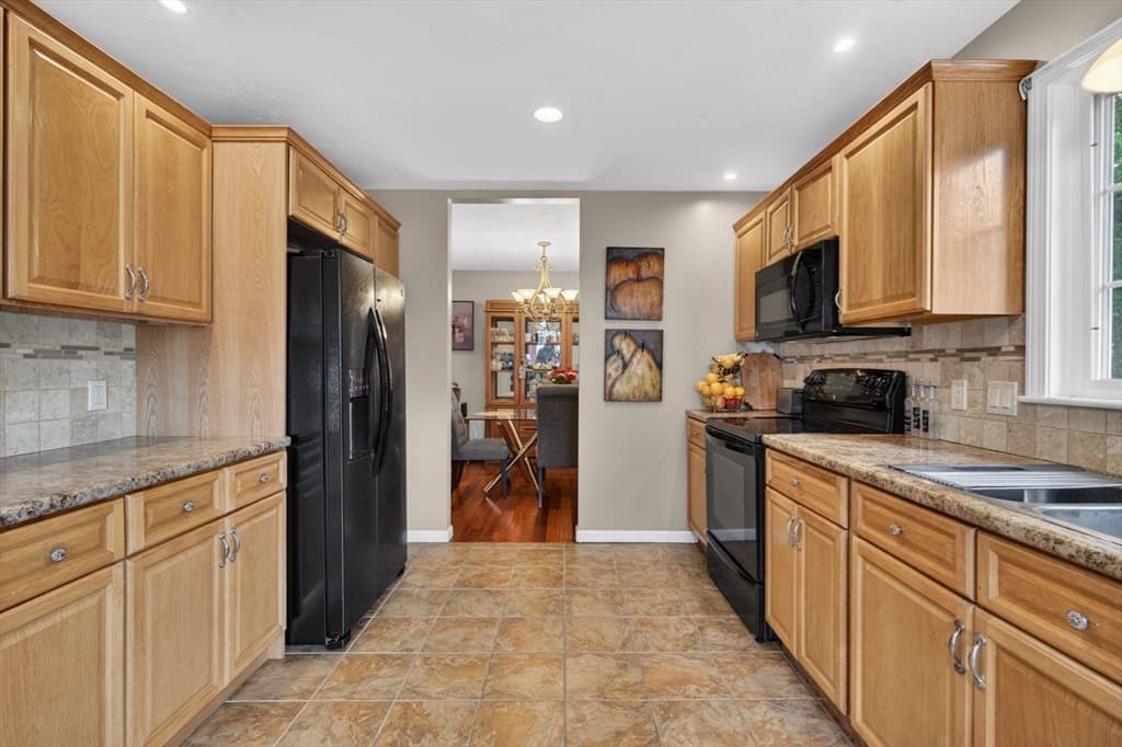 16A Burghardt St, Worcester MA 01604 photo 9